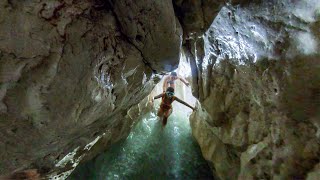 Sardegna incredibile una Jacuzzi naturale in fondo a una grotta marina nel Golfo di Orosei [upl. by Aleina]