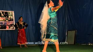 Girl from Rung tribe performs quotRaat ka sama jhoome chandramaquot in Kumaon [upl. by Ahsiloc]