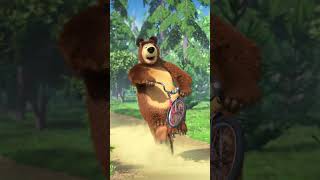 Догонит или нет 🧸🚲 Shorts машаимедведь Званыйгость MashaandtheBear [upl. by Aehsat]