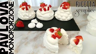 Pavlova Monoporzione con Fragole e Panna Ricetta davvero semplice Senza glutine [upl. by Aiza]