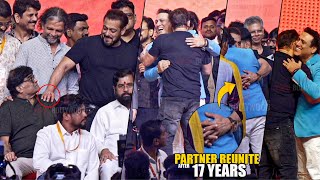 Salman Khan HUG Govinda Tightly and Ends The Fight  Cutely Pressing Ashok Saraf Shoulder  Laugh [upl. by Donnenfeld371]