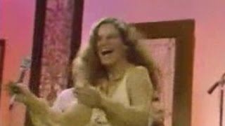 CAROLE KING Live  I Feel The Earth Move [upl. by Elsi25]