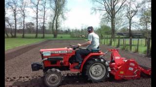 Mini tractor door Tuinonderhoud Bijma [upl. by Eihs]