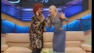 Raffaella Carrà e Celia Cruz  Guantanamera  Hola Raffaella [upl. by Moclam]