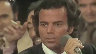 JULIO IGLESIAS Vivencias  La Vida sigue Igual  Gwendolyne  Manuela  Canto a Galicia TVE 1977 [upl. by Harris262]