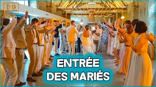 Lentrée des Mariés 👰🤵 de AnneCharlotte amp Quentin avec leurs témoins et proches [upl. by Edualc]