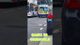 UMH du SMUR 38 GRENOBLE en URGENCE [upl. by Yrol]