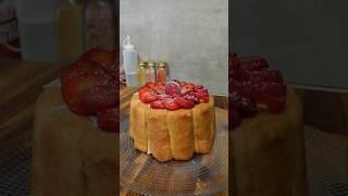 Un Gâteau en moins de 15 minutes de préparation  🤤🍰gateau gateaufacile fraise gateaufraise [upl. by Faxan]