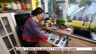 Nurselin Mutfağı  Pastırmalı Pırasalı Börek Tarifi  23 Ocak [upl. by Jolanta840]