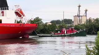 Tug Vermont assisting Sunnanvik in Buffalo [upl. by Niccolo]