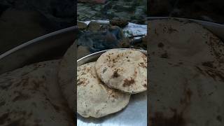 गाँव का देसी रहन सहन देसी खाना villagekitchen desifood village foodie sorts [upl. by Uliram]