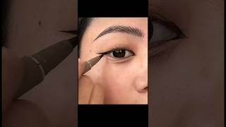 Big eyes in seconds draweyes eyelinertutorial vairalshort trendingshorts tutorial [upl. by Hannover]