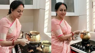 Hema Malini Cooking special Dish Pongal with Esha Deol and Celebrates Their Makar Sankranti [upl. by Yehtomit]