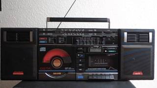 SANYO MCD 200K Ghettoblaster [upl. by Nilkoorb864]