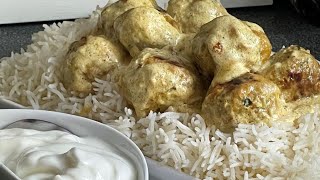 Recette de boulettes de poulet sauce blanche et riz basmati كويرات الدجاج مع الأرز باسمتي [upl. by Etnoel]