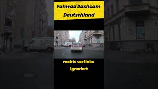 Taxifahrer ignoriert Vorfahrt [upl. by Loraine]