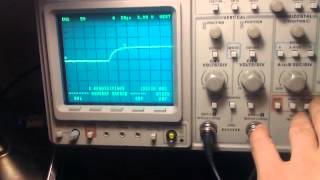 Tektronix 2440  Single shot capture and measuring [upl. by Aitercul]