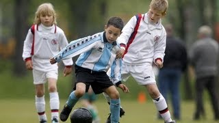 KNVBoefenstof Dribbelen en wegdraaien [upl. by Yesak437]