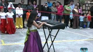 A Traditional Christmas Song in Cuenca Ecuador Escuela Pio XII [upl. by Hbaruas]