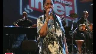 Cesaria Evora  Resposta  Live FranceInter [upl. by Dyolf]