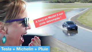 A fond sur route mouillée en Tesla Model 3  avec ses pneus Michelin [upl. by Ahsiea]