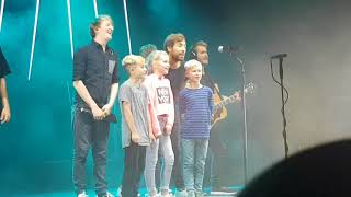 Max Giesinger  80 Millionen Refrain  Stadthalle Wilhelmshaven  291017 [upl. by Lledor]