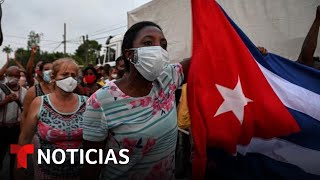 Segundo día de manifestaciones populares en Cuba  Noticias Telemundo [upl. by Resor800]