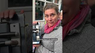 Verslaggever probeert petje 🧢 te ruilen op de rommelmarkt  RTV Utrecht [upl. by Adal]