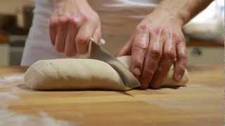 Pizzadeeg maken – recept – Allerhande [upl. by Novak604]