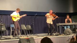 A Beautiful Piece with the Leahy Family Wednesday night cèidleigh Gaelic College [upl. by Ostler]