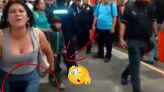 Mujer en el metro se orina en su pantalon del puro coraje [upl. by Humph]