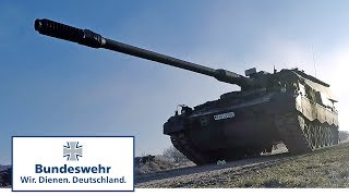 Panzerhaubitze mutiert zum gefährlichen Kampfpanzer  Bundeswehr [upl. by Wsan899]