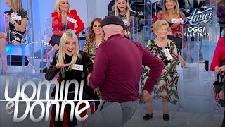 Uomini e Donne Trono Over  Il balletto di Luciano per Nadia [upl. by Inilam534]