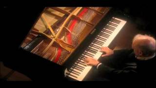 Barenboim on Beethoven quotPathetiquequot 3rd movement [upl. by Devehcoy592]