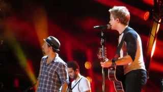 Hunter Hayes and Jason Mraz Duet Everybodys Got Somebody But Me [upl. by Eve530]