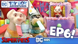 Aventuras DC de juguetes en Latino  ¡Fiesta sorpresa de PB  dckids [upl. by Gerrit]