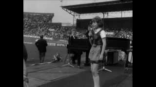 Wilma  Tulpen aus Amsterdam Olympisch Stadion 1969 [upl. by Nnaytsirk]