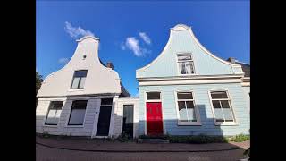 Houten huizen langs de Nieuwendammerdijk in AmsterdamNoord [upl. by Ecyle]