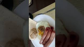 Queen Worlds favorite breakfast 3 sausage 2 egg [upl. by Imoian290]