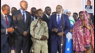 DAAWO  RW Khayre oo u istaagay heestii masraxa Ruxday Xusii 1Agusut Garowe 2018 [upl. by Reis]