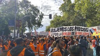 Tausende Demonstranten setzen sich für bezahlbaren Wohnraum in Madrid ein [upl. by Rebor364]