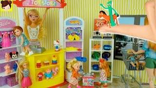 Jugando en la Jugueteria de Barbie con Sorpresas y Bebes de Elsa y Anna  Juguetes de Titi [upl. by Asillem]