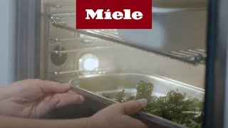 CombiDampfgarer Menügaren I Miele [upl. by Nywroc]