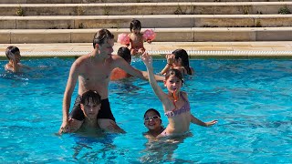 Piscinas de Arraiolos no Alentejo com os primos  LaLu Kids  Portugal está em direto [upl. by Jeanette628]