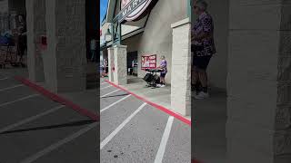 Performer Playing The Peanuts Theme Song on Keyboard Outside Store keyboard peanuts performer [upl. by Hcirdla]