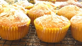 RECETTE CUPCAKES VANILLE MOELLEUX  FACILE ET RAPIDE [upl. by Anelle]