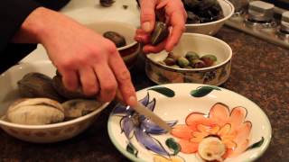 Preparing clams and mussels for zuppa di pesce [upl. by Swart]