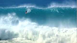 Swell épico em Noronha por Surfguru TV [upl. by Boyse]