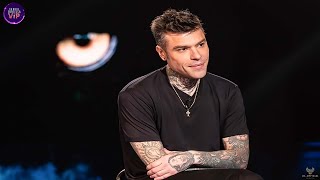 Fedez continua a ostentare la sua ricchezza ecco la collana con 23 diamanti il prezzo è esorbitant [upl. by Cleasta103]