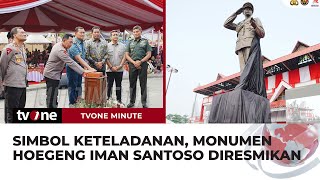 Kapolri dan Panglima TNI Resmikan Patung Hoegeng Iman Santoso  tvOne Minute [upl. by Mychal514]